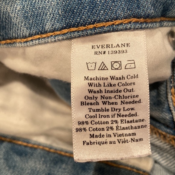 Everlane Light Wash Distressed Jeans - Picture 3 of 5